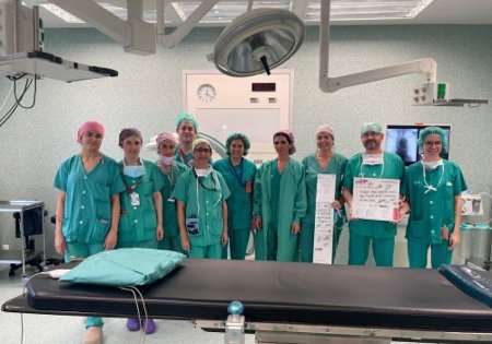 .@GobAragon Éxito en el primer implante de prótesis endovascular supraaórtica en España, realizado en el Servet biotech-spain.com/es/articles/-x…