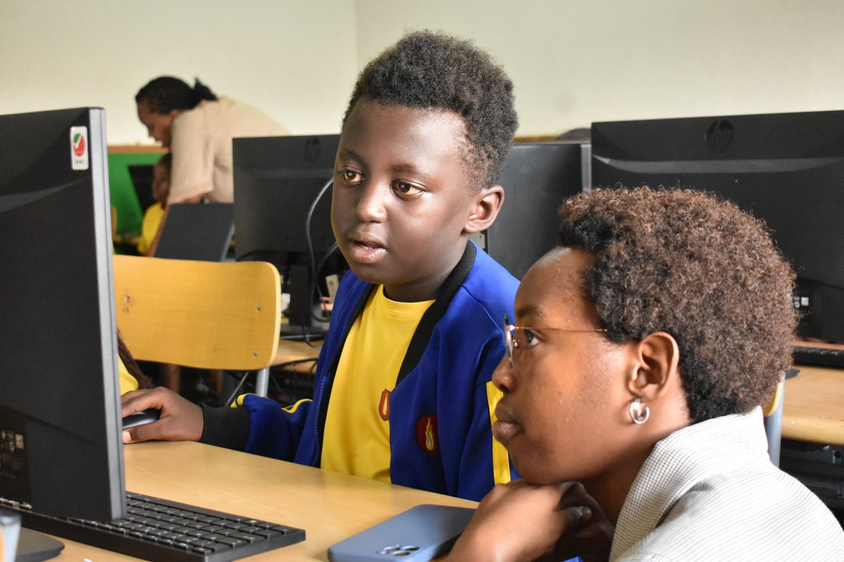 NewGenerationrw's tweet photo. Today we hosted students from GS Rugando, as well as visitors from the @pamrwanda , @TeamIrembo and @coderina_rw for an event in celebration of African Liberation Day 🌍💫

#stemeducationforall #robotics #coding #panafrican #rwanda #africanliberationday #africanliberation https://t.co/ldMNmgYtQ8