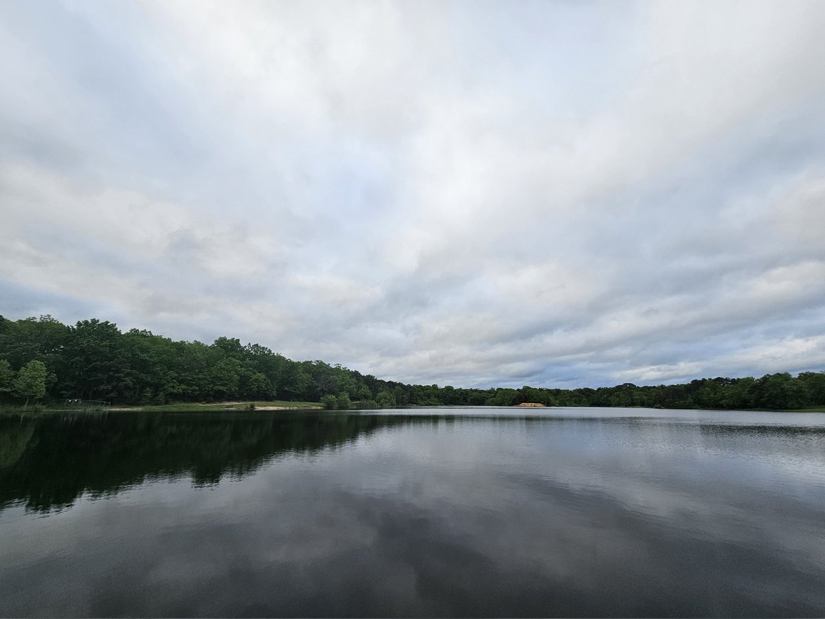 The clouds sweep across the sky, putting this week to rest... I'm so glad it's Friday 😊☕️🫶 #nature #clouds #reflection #FridayMorning #May #NaturePhotography