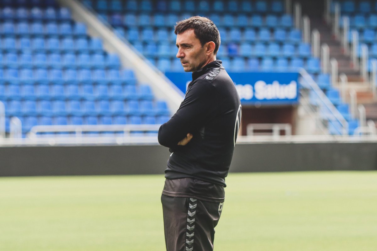 ↪️ Esta semana contábamos que el @CDTOficial está tomando decisiones sin consultarle nada a Asier Garitano 🔈 Se lo han preguntado en rueda de prensa y ha tenido que rehuir la respuesta para no admitir que es así: hace meses que el club edifica un futuro sin él