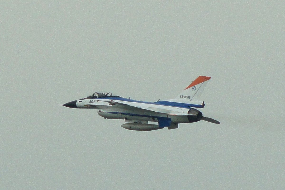 2024.5.15 岐阜基地 3rd take off
F-2A 502 (岐阜基地 ADTW)
使用機材 SONY α550 + SIGMA ZOOM AF-λ 75-300mm F4.5-5.6
#飛行機好きな人と繋がりたい
#写真好きな人と繋がりたい
#岐阜基地
#飛行開発実験団
#F2A
#Aマウントにしてやろうか