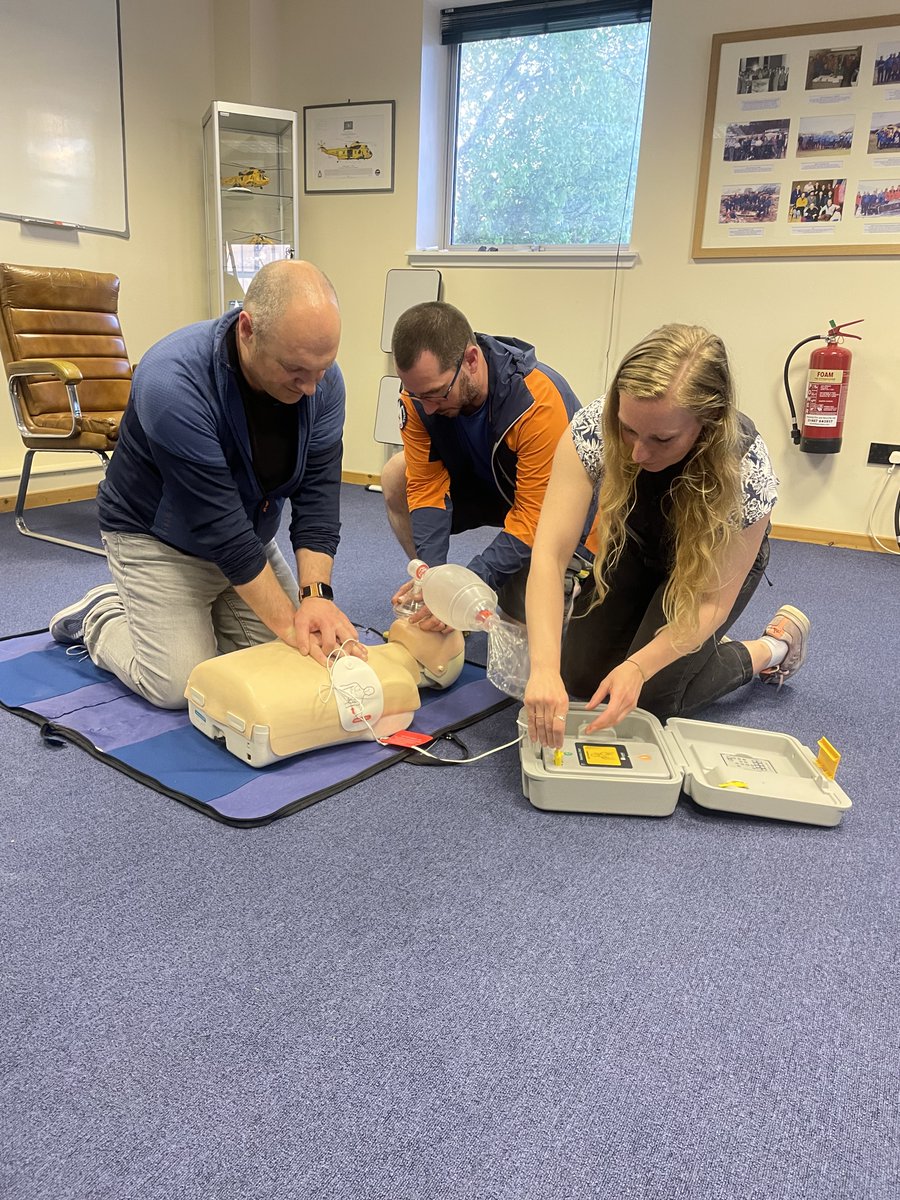 NHSGResusDept (@nhsgresusdept) on Twitter photo Last night a few members of the team volunteered their time to update <a href="/AberdeenMRT/">Aberdeen MRT</a> on their basic life support skills.
This includes assessing for signs of life, high quality chest compressions, safe use of a dibrillator and airway managment.
#workingtogether #ProudToBeNHSG Last night a few members of the team volunteered their time to update <a href="/AberdeenMRT/">Aberdeen MRT</a> on their basic life support skills.
This includes assessing for signs of life, high quality chest compressions, safe use of a dibrillator and airway managment.
#workingtogether #ProudToBeNHSG