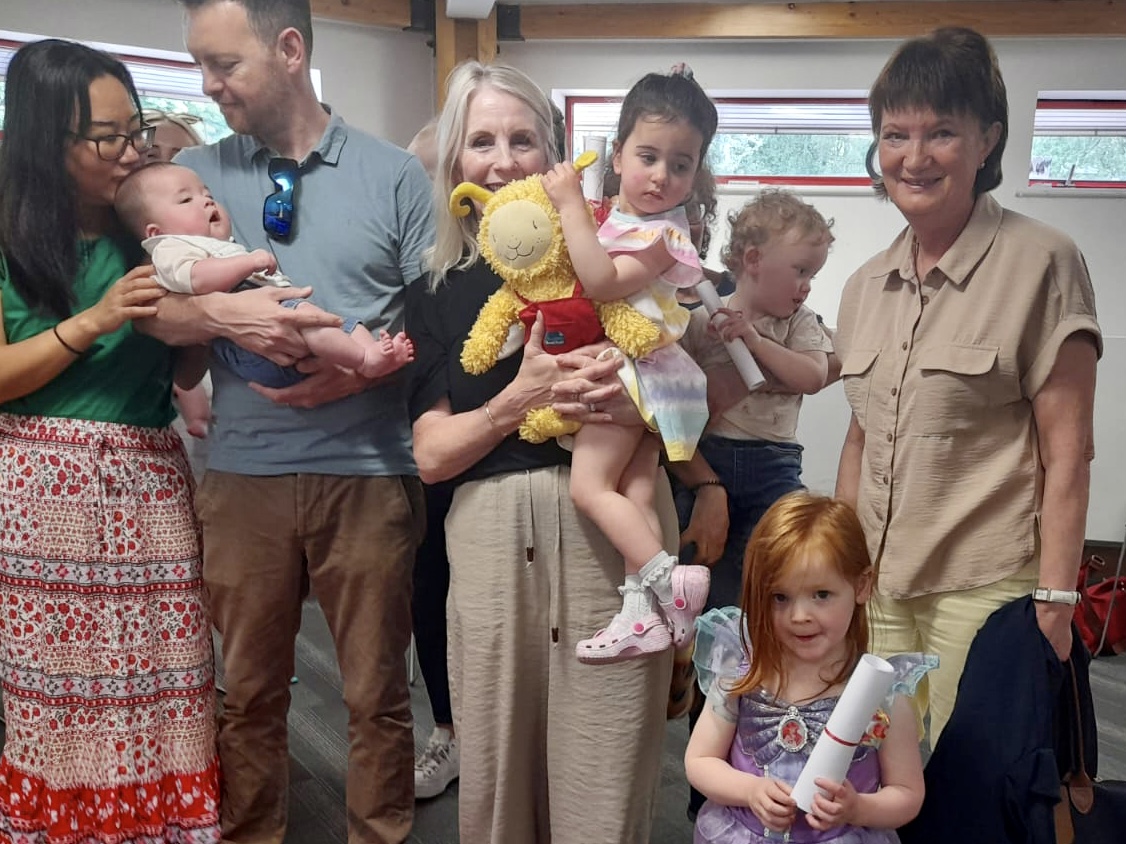 ERCL4's tweet image. We had lots of fun this morning at Giffnock Library&apos;s #Bookbug, celebrating the different languages that are spoken across Scotland for #Bookbugweek. Favourite songs were sang and an interesting story about a curious frog who said Hello to all his animal friends was enjoyed.