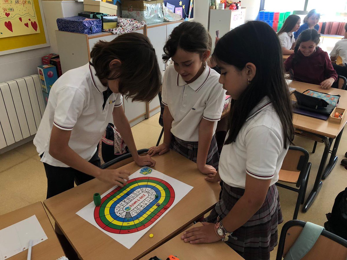 La Salle Córdoba (@lasallecordoba) on Twitter photo Actividad de gamificación de la@mano de <a href="/aulaenjuego/">Aula En Juego</a> en el aula de 4º de #primaria, un juego llamado “Carrera de ritmo” similar a juego de la oca, donde trabajan las figuras musicales. #gracias Actividad de gamificación de la@mano de <a href="/aulaenjuego/">Aula En Juego</a> en el aula de 4º de #primaria, un juego llamado “Carrera de ritmo” similar a juego de la oca, donde trabajan las figuras musicales. #gracias