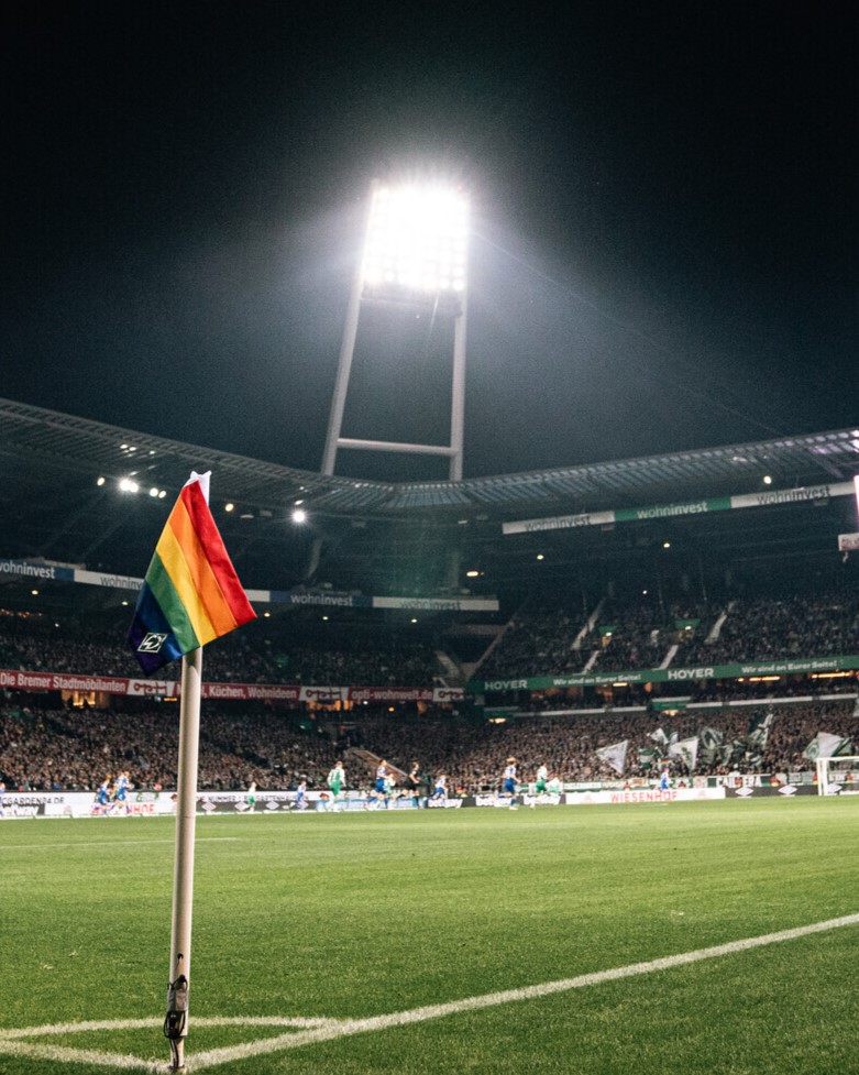 Das Leben und die Liebe sind bunt. 🏳️‍🌈

Nicht nur heute am Internationalen Tag gegen Homo-, Bi- Inter- und Transfeindlichkeit gilt:

Lieb doch, wen du willst. 🌈

#Werder | #IDAHOBIT