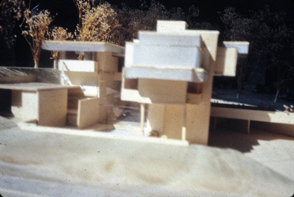 Model of the Cheng Wai Keung Residence in Singapore designed by Paul Rudolph in 1986.⁣⁠ ⁣⁠ paulrudolph.institute⁠ ⠀⁠ #architecture #paulrudolphinst #archimasters #buildingstyles_gf #archihunter #archidaily #archi_unlimited #archdaily