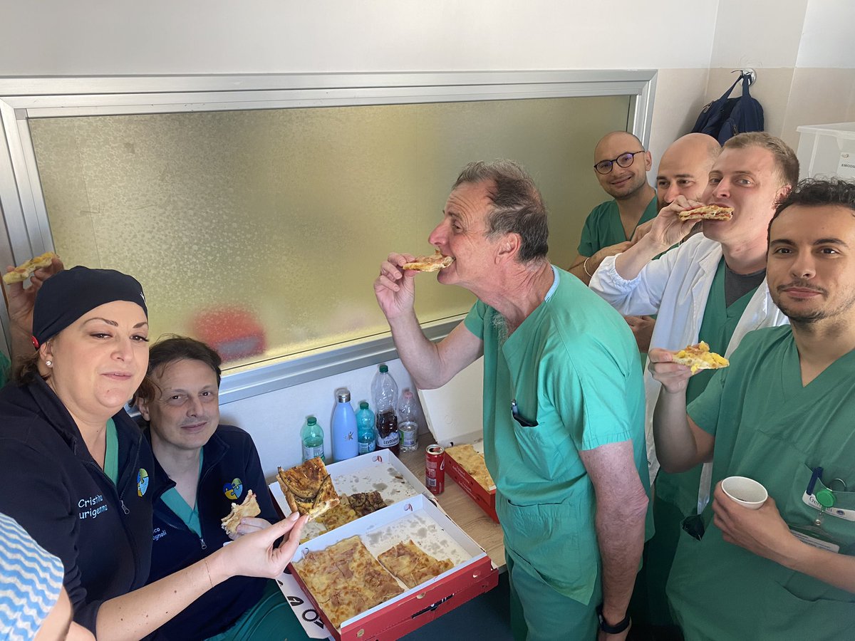 #PCI live cases from Policlinico Gemelli at #EuroPCR2024 main arena just concluded… Time to recover for our interventional cardiology team… (obviously with lot of nice #pizza slices !!!). Simply proud for all of them!