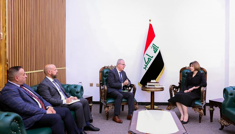 .@USIP team met with Minister of Migration & Displaced @EvanGabro in #Baghdad to discuss collaboration between USIP & the Ministry & progress in supporting return & reintegration of #Iraqis displaced internally & those repatriated from #Alhol in #Syria. facebook.com/permalink.php?…