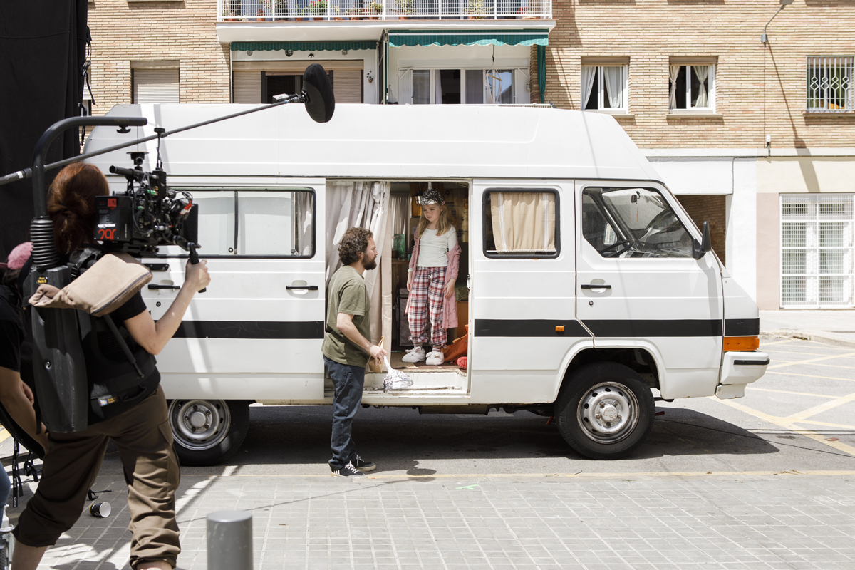 Teidees's tweet image. 🎥 Seguim rodant i ja hem arribat a l'equador! 

#LaFurgo 🚐 continua el seu camí pels carrers de Barcelona capitanejada pel seu director @eloycalvo i el seu protagonista @PolicarpLopez ✨ 

❤️ Moltes ganes que en veieu el resultat!