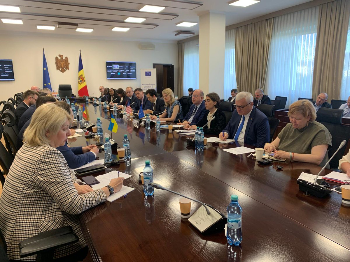 #SolidarityLanes – exchanging today with 🇺🇦🇲🇩🇷🇴🇺🇸 on how to increase capacity of the #Danube corridor for 🇺🇦 & 🇲🇩 exports & imports. Key priorities: Further improving 🇺🇦🇲🇩🇷🇴 border crossing points & procedures. #StandWithUkraine