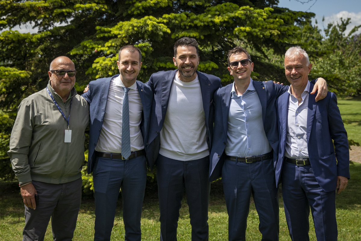 Bentornato al Parma Ladies Open @gianluigibuffon ⚽️ Gigi in visita al Tennis Club Parma in occasione delle semifinali del torneo WTA 🤩🎾 #tennis #ParmaLadiesOpen #WTA #GianluigiBuffon