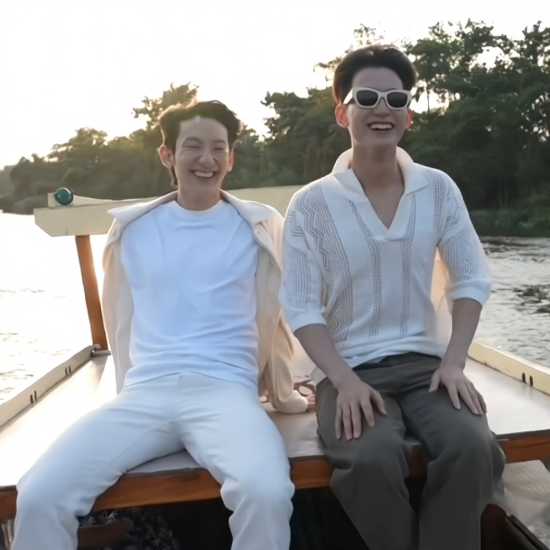 mytoptap_idn's tweet photo. 🛶🍓🤍
#toptap_Jirakit #First_Chalongrat #first_fh #ToptapGotItFirst #TGIF_EP2 #TheTerrace81TH https://t.co/9gjKlz8mpW