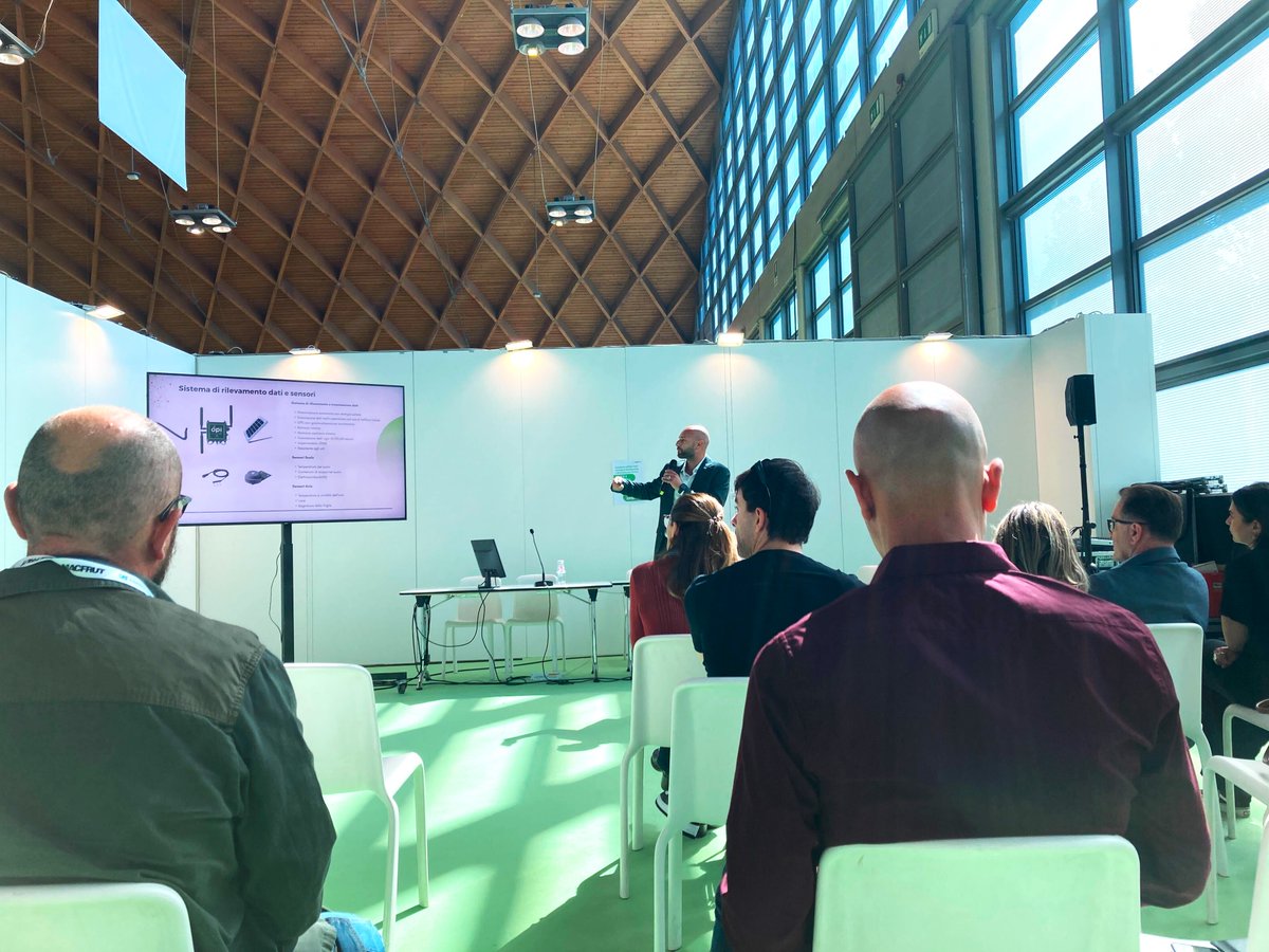 Last week we took part in the Macfrut expo in Rimini, Italy, a great opportunity to showcase the iGUESS-MED project at the booth of SOI, the Italian fruit and vegetable organization  

#macfrut #macfrut2024 #smartagriculture #precisionfarming #tomato