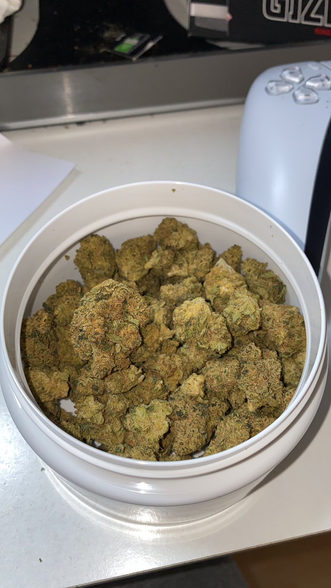 Strawberry Cake 25/1 riecht giftig aber extrem gute Wirkung 🤤