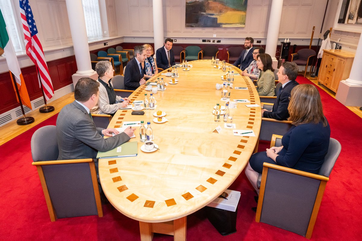 Thank you to @SimonHarrisTD for the warm welcome to Dublin!  Today we discussed shared challenges & opportunities, including tackling the housing crisis & growing our economies.    New York & Ireland share a special bond. I'm proud that we’re continuing to strengthen it.