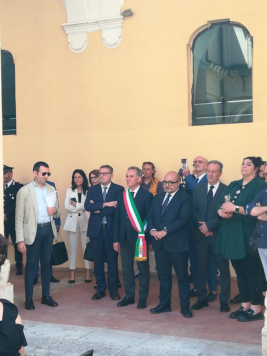 Questa mattina il @Museo_Eboli ha avuto l'onore di ricevere la visita del Ministro della Cultura Gennaro Sangiuliano accolto dalla Direttrice del Museo Ilaria Menale, accompagnato dal Direttore generale dei @museitaliani Massimo Osanna e dal Sindaco di Eboli Mario Conte. Grazie🥰