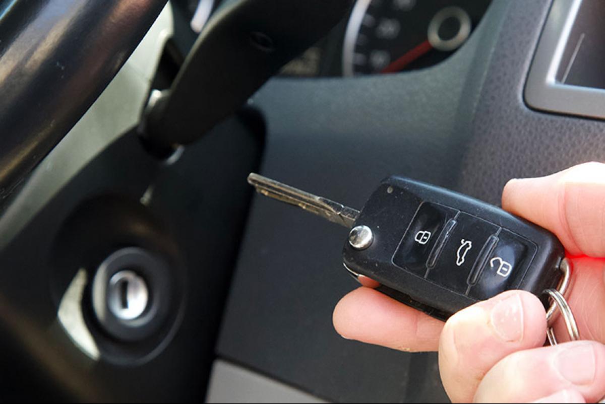 lockrightuk's tweet image. AS Locksmiths are your local locksmith for Aspull offering emergency vehicle entry, car key cutting, programming and duplication and more. No call out fee, fast response.  aslocksmiths.uk/locksmith-aspu… #carkeycutting #keyprogramming #keyduplication  #locksmithservices #securityservices