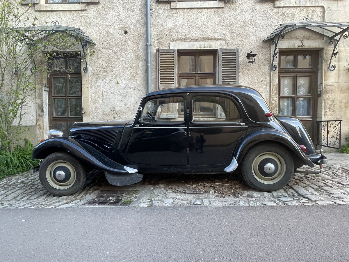 #FrenchCarFriday #citroen #citroentraction #traction