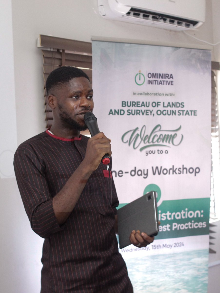 Earlier this week, we organized a 1-day workshop with the Ogun State Bureau of Lands & Survey.
It was a platform for our speakers to rub minds with officials of the bureau on best practices and use of technology in #landadministration
#propertyrights #landusereform