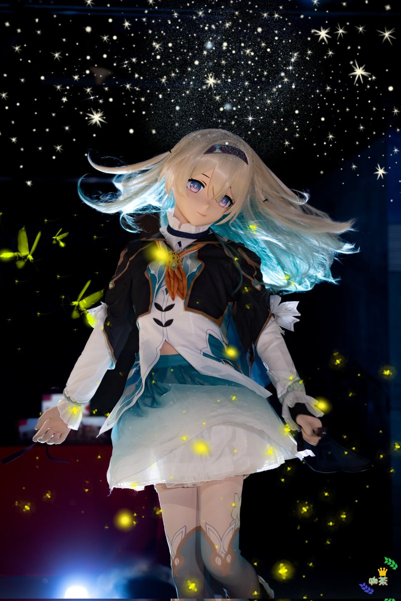 哪怕光芒短暂，也要为你……
摄影 柚子
#流萤  #FireFly #kigurumi