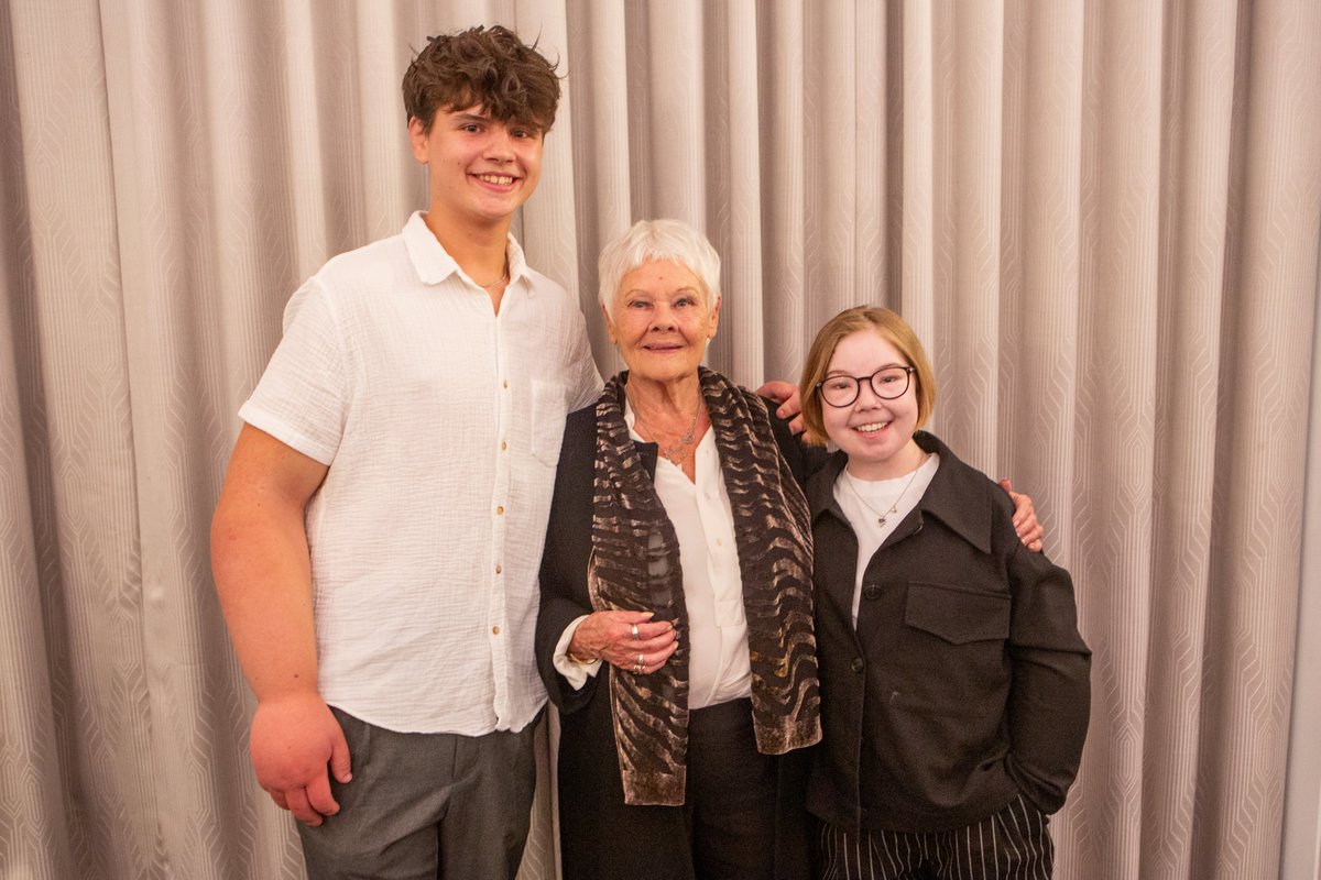 Congratulations to our hospital charity @GivingtoGeorges which raised a whopping £40,000 from a star-studded event with Dame Judi Dench and other A-listers. Held at Claridge's the incredible proceeds will go to Lymphoedema Research Fund. More info here stgeorgeshospitalcharity.org.uk/news/star-stud…