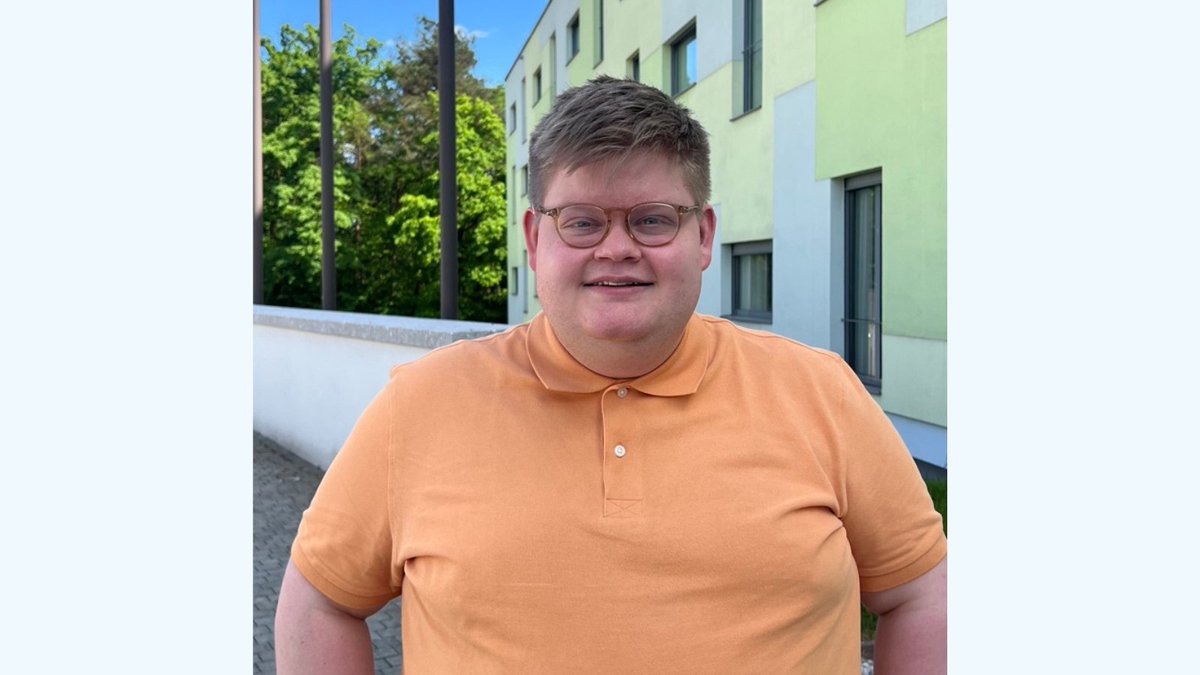 Newly-elected Youth Committee Co-Chair and @IFHOHYP board member, Jonathan Elebjörk Wahlström, shares insights on the Swedish context for political participation of persons with disabilities in our latest #VotersOfEurope interview. Read now⬇️ edf-feph.org/blog/voters-of… #EE24