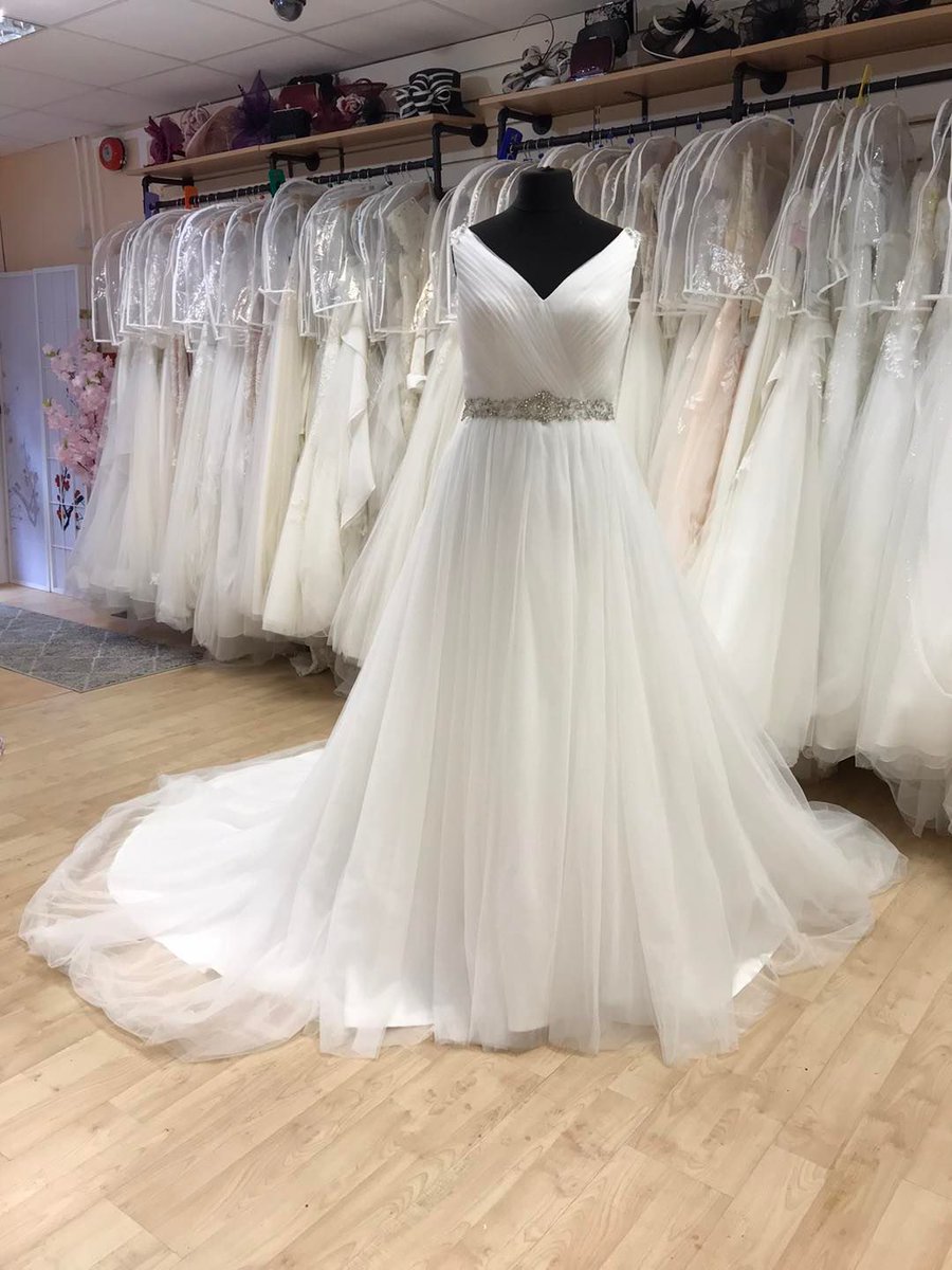 👰 Searching for your dream wedding ensemble? Look no further than Victoria Ann Bridal! 💖 They're the go-to destination for brides, mothers of the bride and groom, bridesmaids & flower girls! 🌟 thecompleteweddingdirectory.co.uk/VictoriaAnnBri… #bridalwear #bridalboutiquedorset #bridalboutiqueweymouth