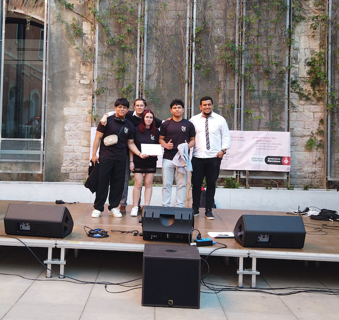 Art, jove i del barri! 💃🎤🎥 Recordem la mostra de talent del Festival d'Art Jove de Ciutat Vella, i felicitem els dos participants del Casal Jove, que amb el seu grup van guanyar en la categoria musical! Enhorabona! 👏 📸 @ConventAgusti  @palau_alos