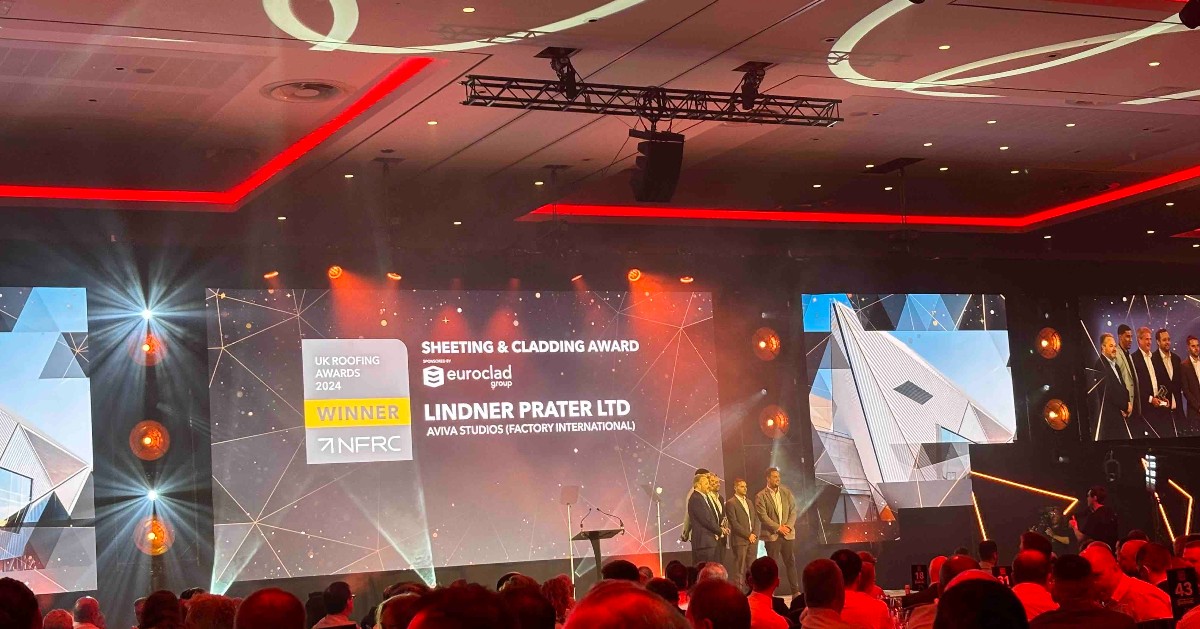 Lindner_Prater's tweet photo. Awards Winner! 🏆 

Aviva Studios (Factory International) wins the NFRC Sheeting and Cladding award in UK Roofing Award 2024! 🎉 

#RoofingAward2024 #RA2024 #NFRC #SheetingAndCladding #AvivaStudios #Manchester #Music https://t.co/2bSk8XRY4E