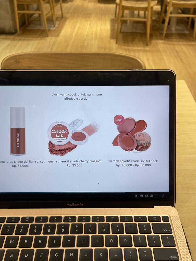 sneak peek materi make-up class lusa, aku bakal ajarin sampe mateng cara nentuin skintone dan undertone sampai kasih rekomendasi product productnya ke kalian

yang belum dapet batch 1 jangan sedih, masih ada 3 batch dengan materi yang sama. ada yang udah dapet dm dari aku? 🤭