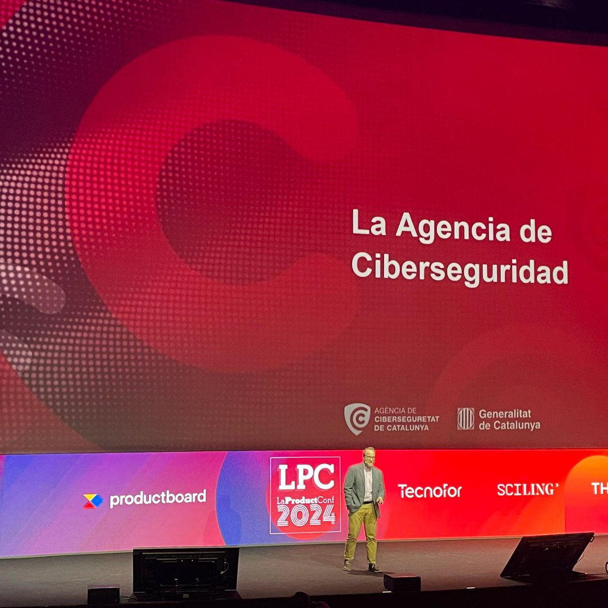 🗣️🔐 Un plaer formar part de <a href="/LaProductConfES/">La Product Conf & LPCx España</a>!
Avui, el director de l'Agència, Tomàs Roy, participa en aquesta trobada organitzada per <a href="/InnoThiga/">Thiga</a>, que reuneix experts en tecnologia i producte per compartir coneixement i experiències en #ciberseguretat.
#LPCMAD24
