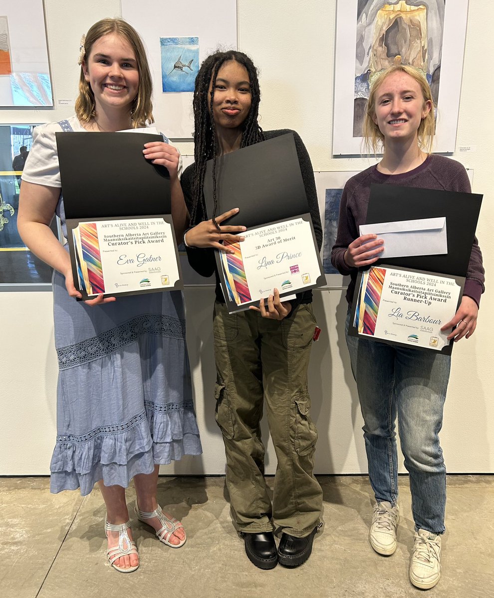 Three CCH students picked up awards at this year's “Arts Alive and Well in Schools”exhibition @TheSAAG Lina Prince: Art 30 3D Award of Merit Eva Gatner: SAAG Curator's Pick Lia Barbour: SAAG Curator's Pick Runner-up Congratulations, ladies! #hs4 #yql