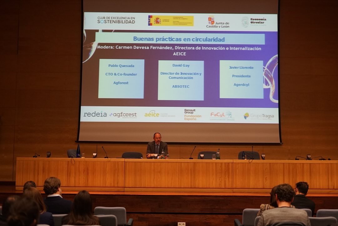 Club Sostenibilidad (@csostenibilidad) on Twitter photo Damos por finalizadas las jornadas de #EconomíaCircular en #CastillayLeón con la última intervención de Alejandro García Pellitero, Concejal de Medio Ambiente de <a href="/AyuntamientoVLL/">Ayto. de Valladolid</a> . Todo un placer poder contar con invitados de tal calibre. ¡Os esperamos en las próximas jornadas! Damos por finalizadas las jornadas de #EconomíaCircular en #CastillayLeón con la última intervención de Alejandro García Pellitero, Concejal de Medio Ambiente de <a href="/AyuntamientoVLL/">Ayto. de Valladolid</a> . Todo un placer poder contar con invitados de tal calibre. ¡Os esperamos en las próximas jornadas!