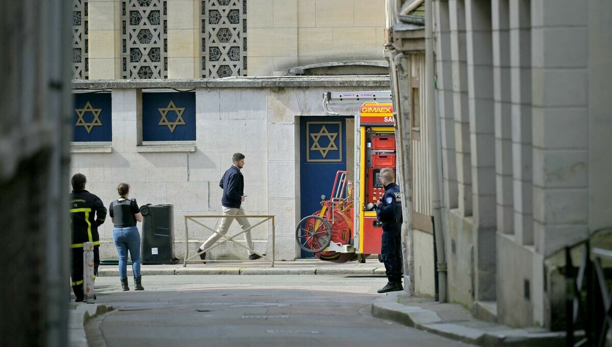 Un homme a été tué par la police après une tentative d'incendie de la synagogue de Rouen Le point sur la situation ➡️ l.franceinter.fr/Fmf