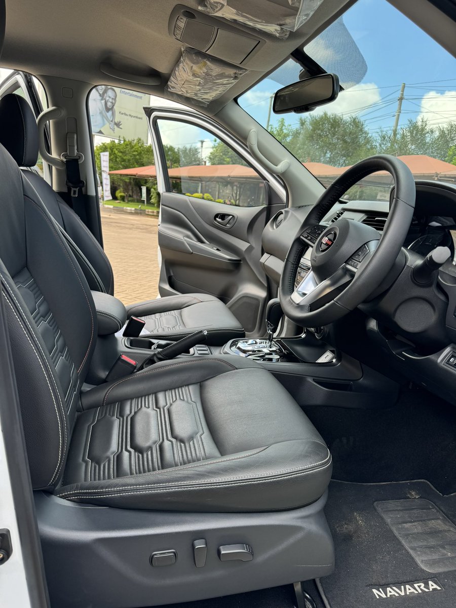 New-age trucks are really after driver comfort with these electric seats. The Haval got a posh interior though to the Navara. #DiggerMotorShow24