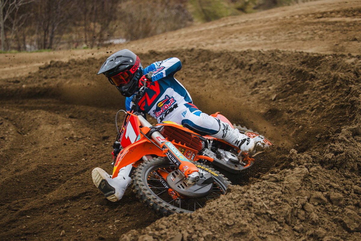 The countdown is on as we await the 2024 Canadian Triple Crown Series, beginning next month in Calgary with KTM Canada. 🇨🇦 This week we announced the expanded four-rider KTM Canada Red Bull Race Team roster. Let’s go! ✊ #ForemostMedia #KTMCanada #TripleCrownSeries