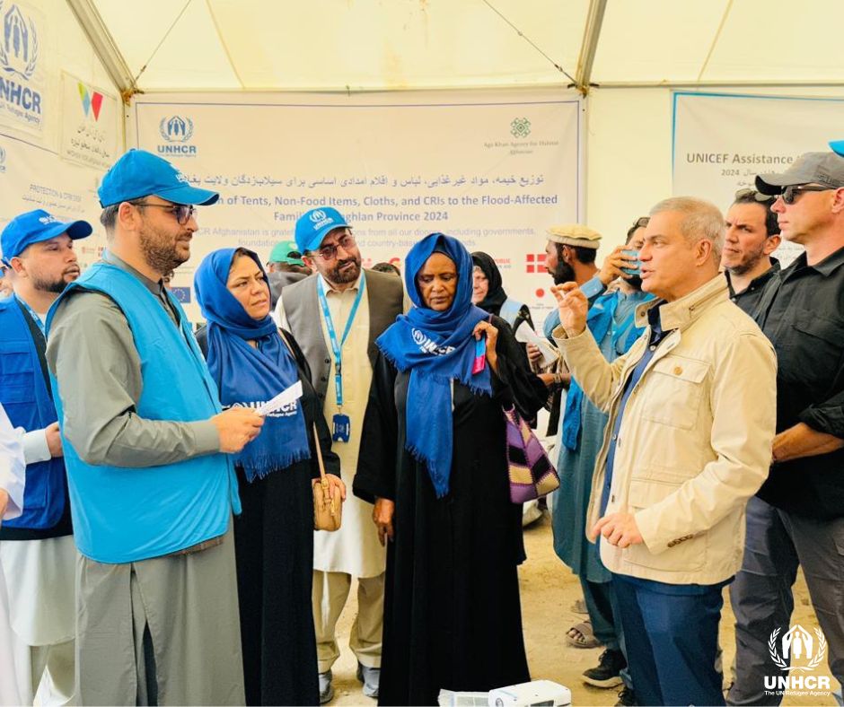 Today, @IndrikaRatwatte visited Baghlan province with @UNHCRAfg Deputy Representative, Terhas Berhe, to see first-hand the support UNHCR and other UN agencies are delivering to Afghans affected by recent flash floods in northeastern Afghanistan.