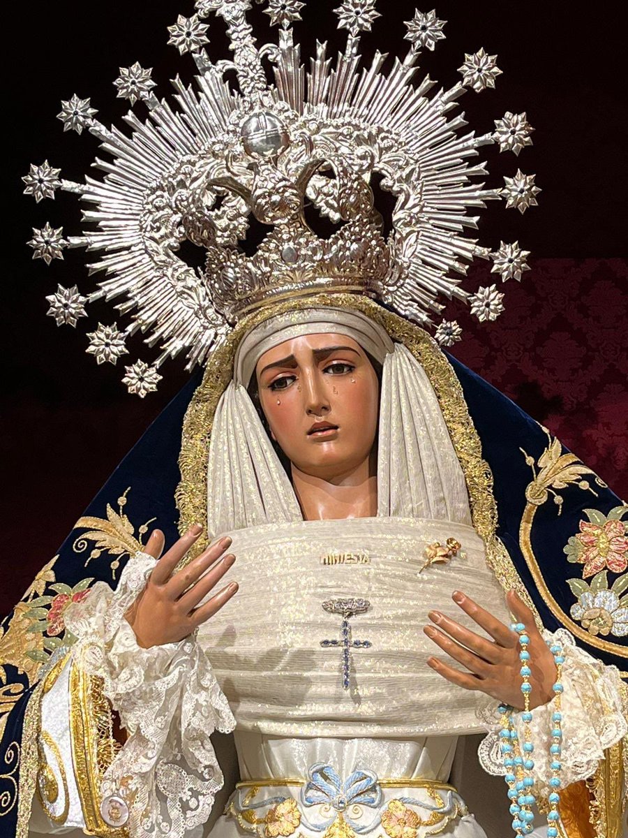 🟣 La Virgen de la Hiniesta vestida para la conmemoración del 50 aniversario de la Coronación Canónica de la Virgen de la Hiniesta Gloriosa.
📸 Hermandad

#ElCabildo #TDSCofrade