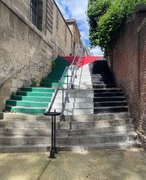 #Rouen
Après l'escalier peint aux couleurs du terrorisme palestinien: tentative  d'incendie d'une synagogue. 
Suite logique des choses...