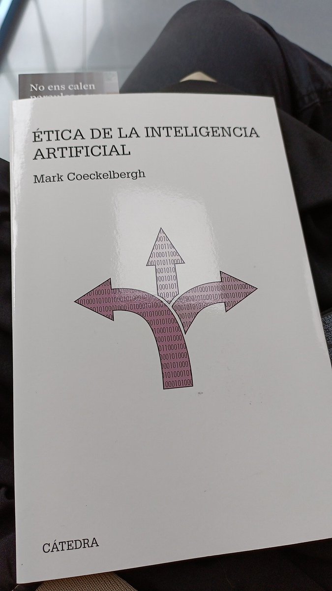 En las aulas está siendo el pan de cada día por lo que como docentes debemos documentarnos sobre sus riesgos y oportunidades. A ver qué tal Mark Coeckelbergh y su Ética de la IA, publicado en @Catedra_Ed.