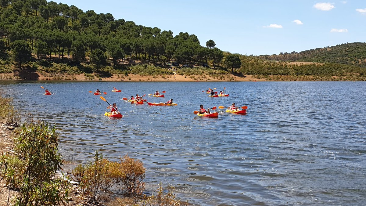 El alumnado de 1º de ESO ha disfrutado esta semana de un gran día de actividades en la naturaleza, en el ‘embalse de Rumblar’. ¡Se lo pasaron en grande! Una alegría verlo así de lleno y con tanta vida. #FEJG #cristoreyjaen #contigo