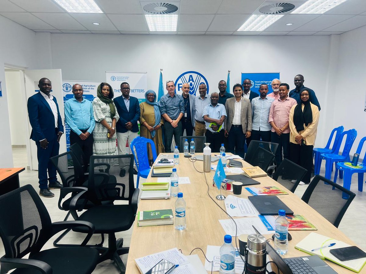 Directors and technical advisors from @SoDMASomalia met their counterparts from @FAOSomalia, discussing on strategic plans to identify priority areas of collaboration between the two agencies with the aim of better predict, prepare for, respond to and recover from climate crisis.