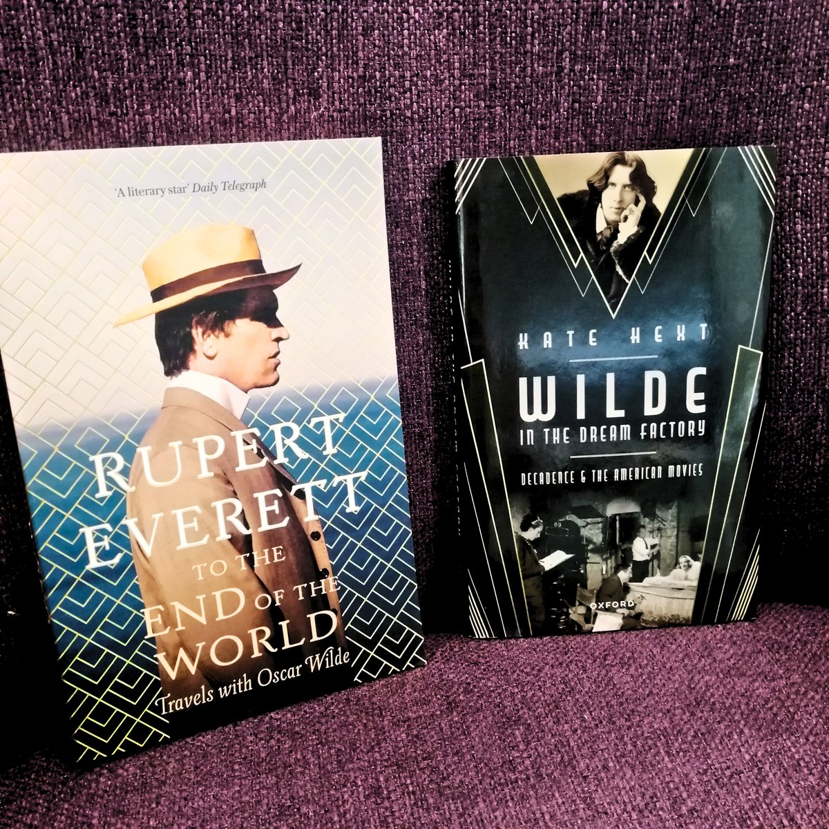 2 new books in our collection put the spotlight on #queer icon #OscarWilde!
#RupertEverett's memoir of the 'bad trip' of how he made his 2018 Wilde #biopic The Happy Prince

@Kate_Hext's study traces Wilde's influence on (early) Hollywood

#IDAHOBIT2024 #IDAHOBIT #FilmStudies