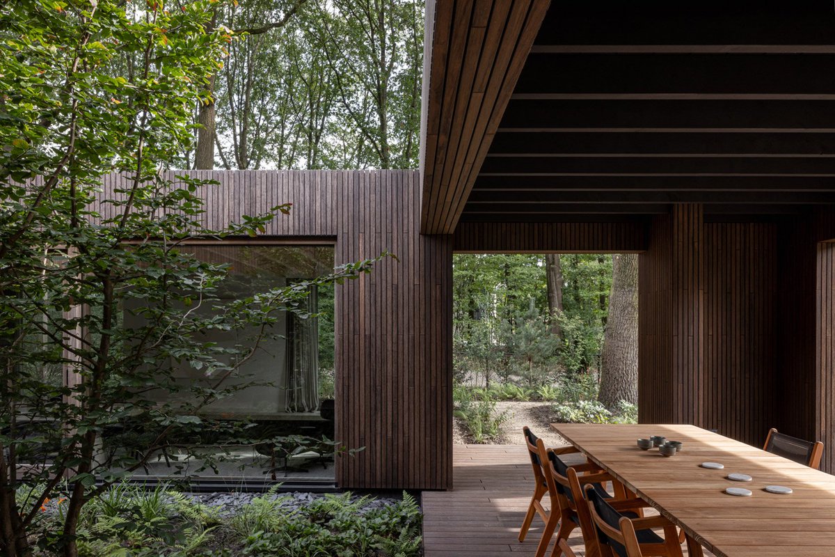 dezeen's tweet image. Open Park Villa is a bamboo-clad house that offers multiple views of the outdoors:
dezeen.com/2024/01/15/ope…