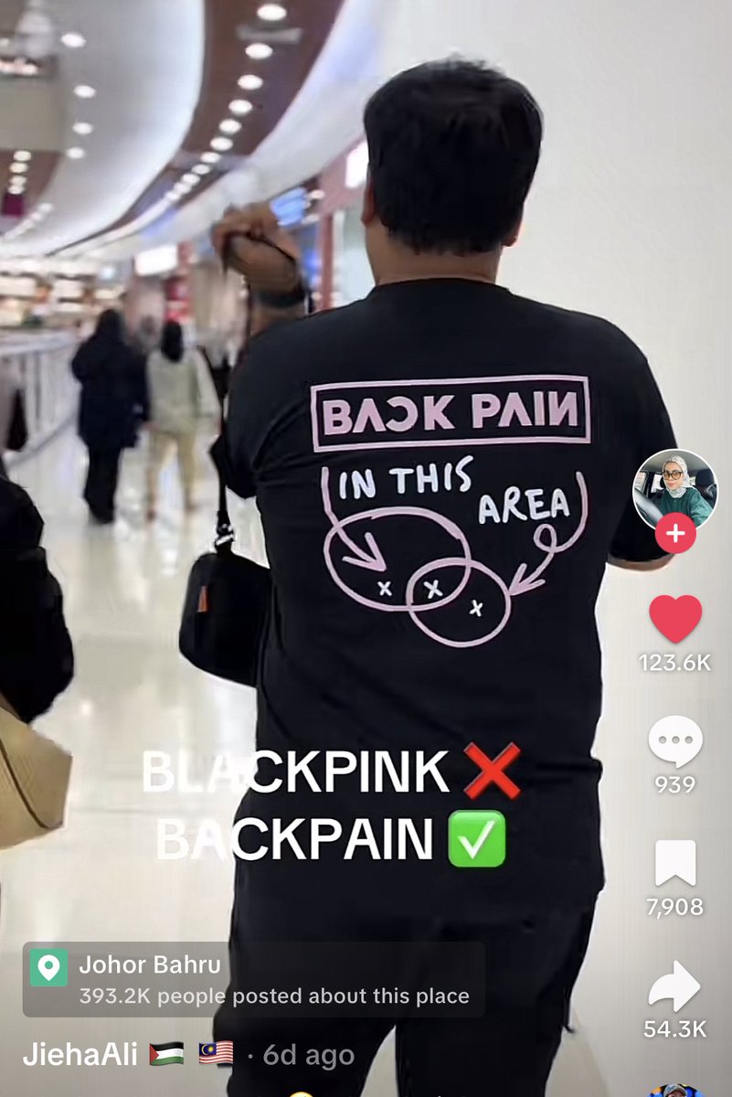 BLACKPINK ❌ BACKPAIN ✅ Berdekah weh bila tengok brother tu pakai baju ni bcs same bro I can relate 🥲😂