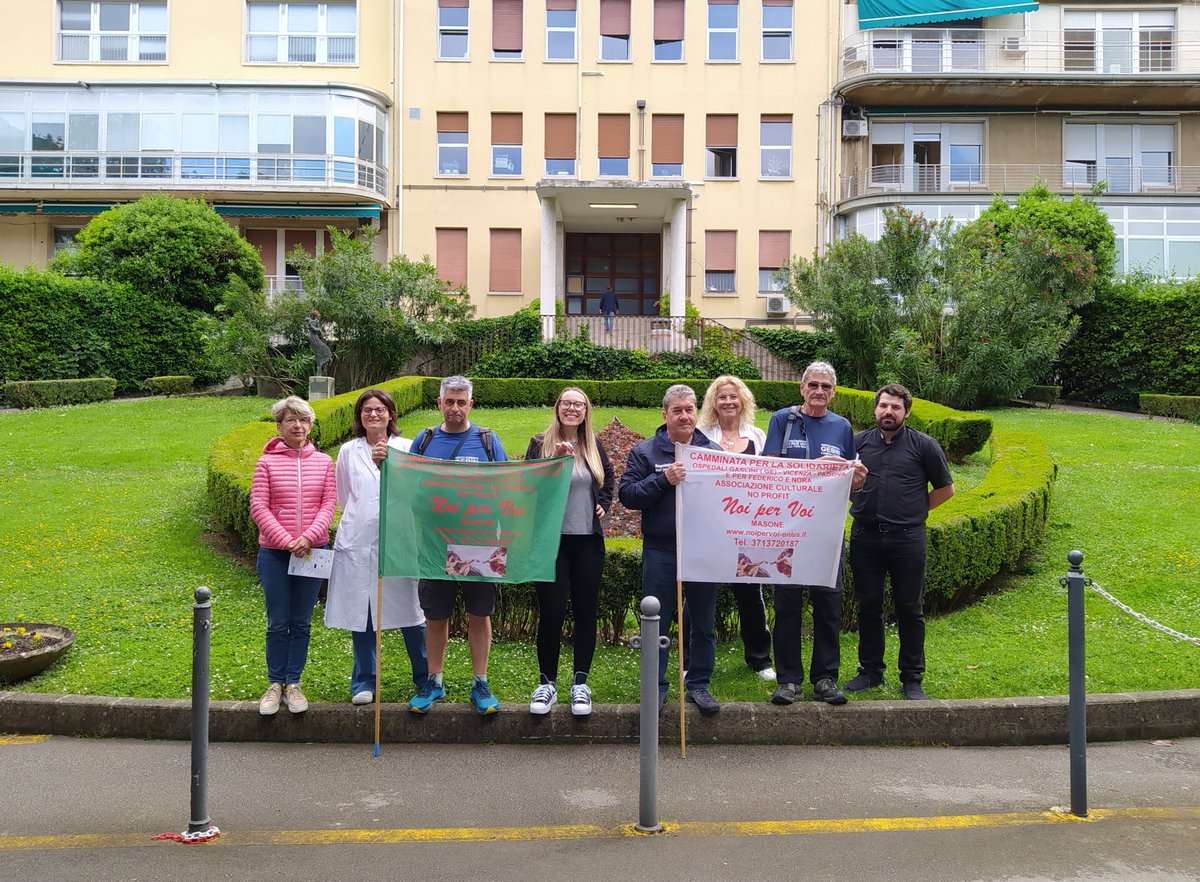 È partita poco fa da Trieste, più precisamente dal #Burlo, la #camminata #solidale organizzata dall'Associazione Noi Per Voi che raccoglierà fondi per diversi ospedali, tra cui il reparto di #allergologia del nostro Istituto. 
Buon viaggio!