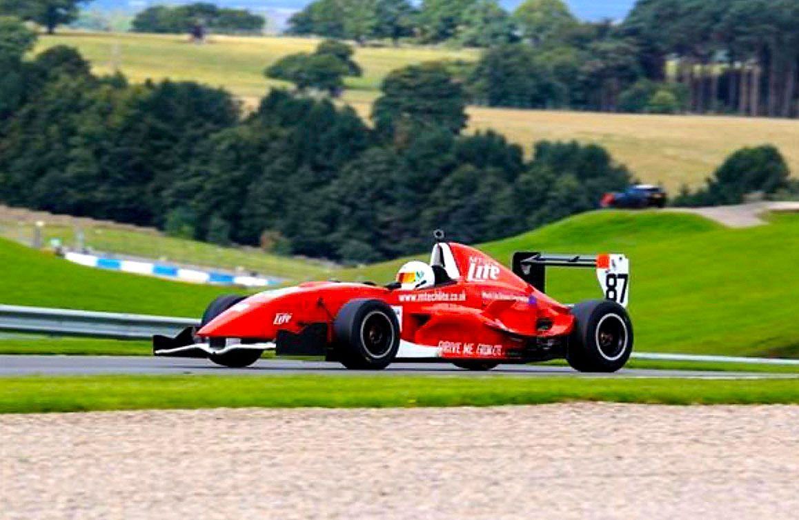 🏎️ Experience the rush of driving a single-seater race car with our Formula Renault Thrill package, now only £159! trackdays.co.uk/experience/for…