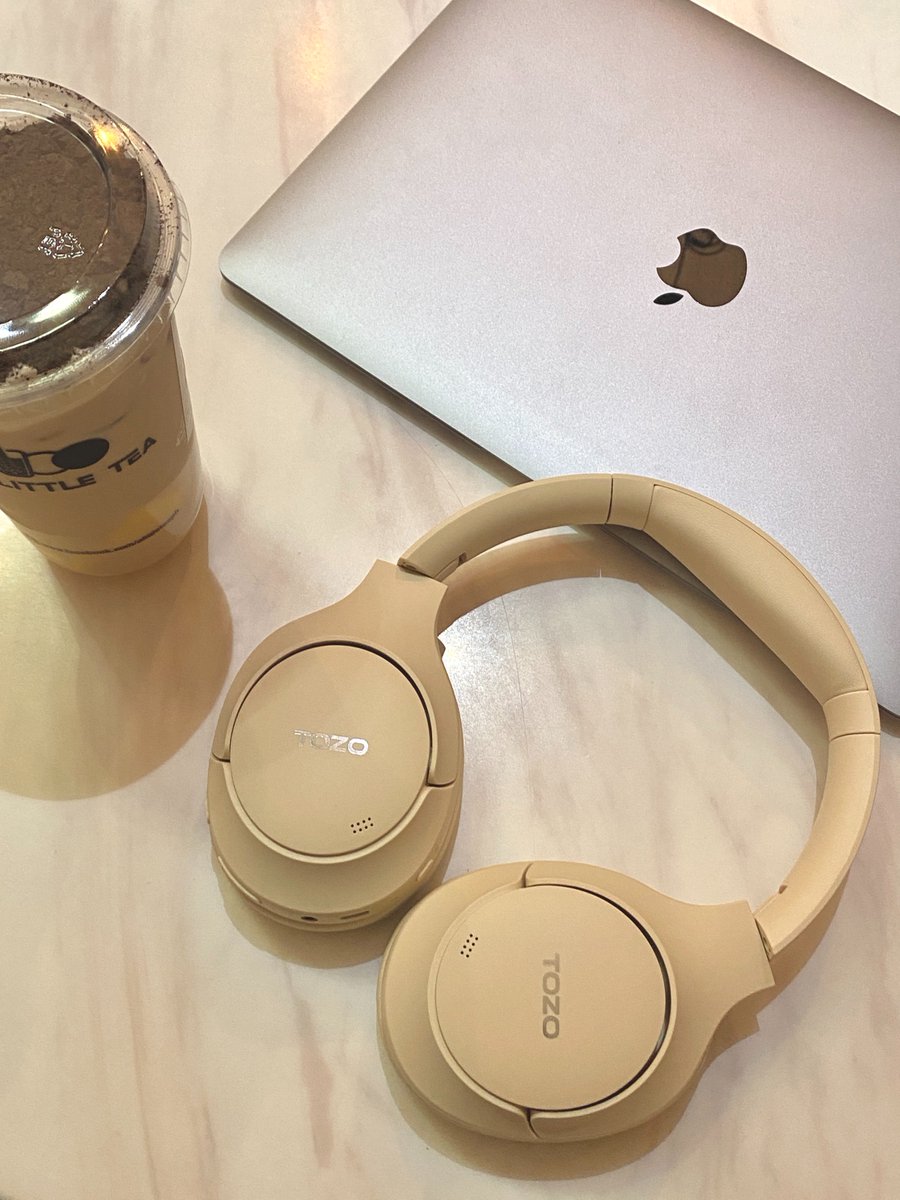 TOZO_OFFICIAL's tweet image. Tea time, tunes, and TOZO HT2 : the ultimate trio! ☕️Why settle for bland when you can add a pop of sound to your tea time? Because every sip tastes better with a side of sweet tunes.

📷: @diariesofelouise

#TOZO #TOZOHT2 #TOZOColorYourSound #TOZOHT2SOUND #headphones #lifestyle