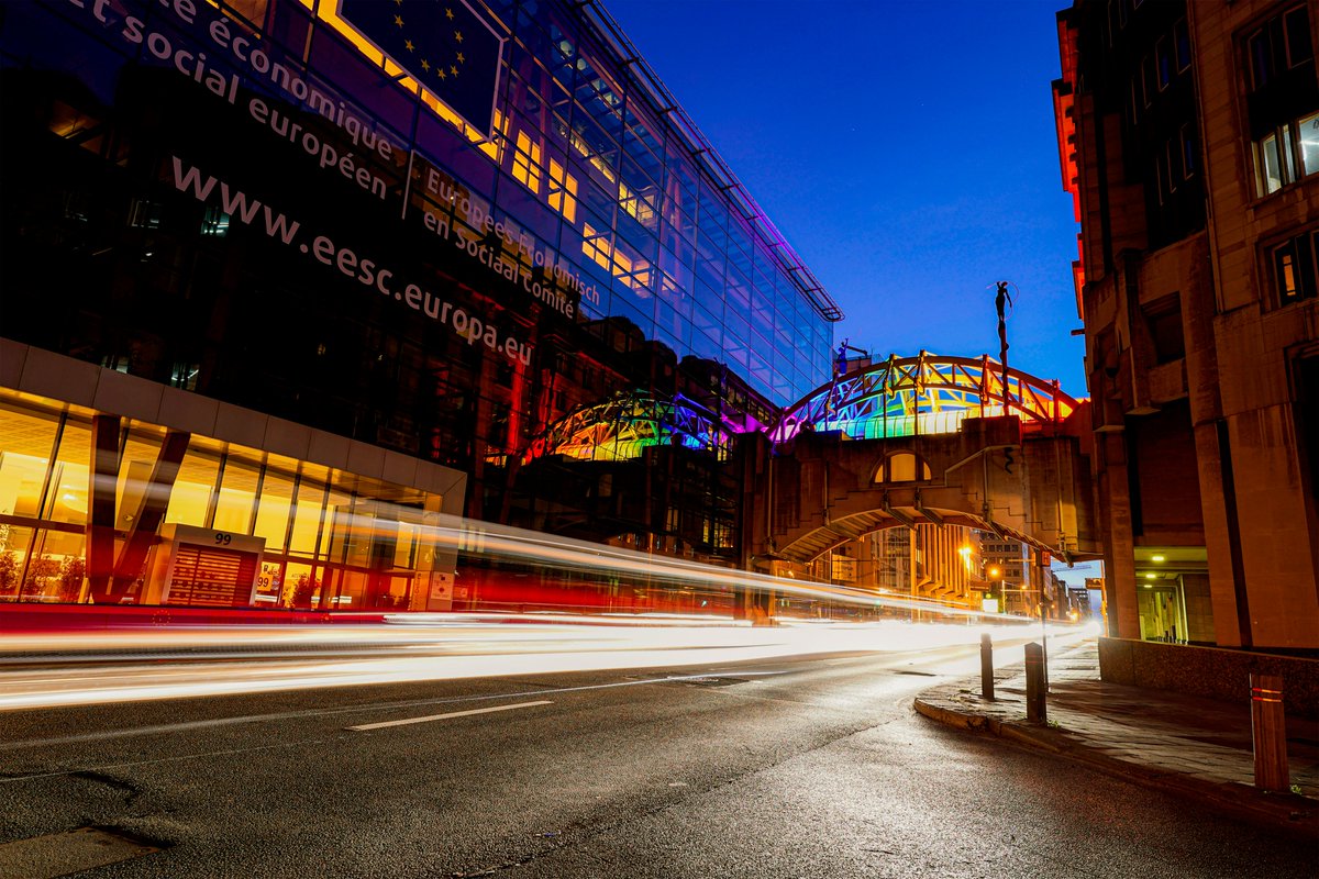 Somewhere over our bridge, there is love. 🌈

Tonight, our premises in Brussels reflect the colours of diversity to mark the International Day against Homophobia, Biphobia and Transphobia.

We are united in diversity.

#IDAHOBIT #UnionOfEquality