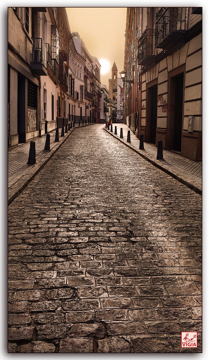 Un rayo de sol, silencioso y desnudo entra a hurtadillas… El nuevo día se encarama por el muro insalvable de las ilusiones nuevas. #FelizFinde  #Sevilla #Triana #Macarena #Andalucíahoy #Andalucía